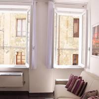Large Deluxe One-Bedroom Apartment (2 Adults)