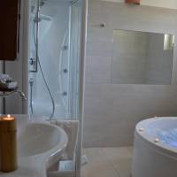 Suite with Hot Tub