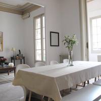 Six-Bedroom Apartment 1º 1ª