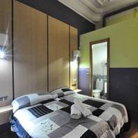 Basic Triple Room with Shared Bathroom