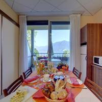Apartment with Lake View