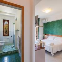 Standard Double Room With Scooter