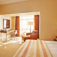 Superior King Room with City View