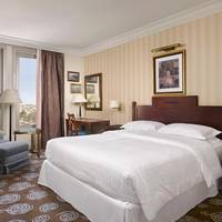 Classic King Bed, Guest room, 1 King, City view, Low floor