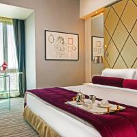 Superior Room with One King Bed