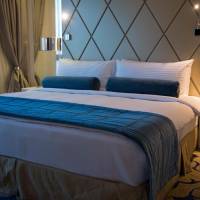 Signature Business Suite with Kitchenette
