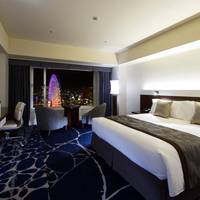 Deluxe Double King Room with City View