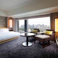 Club Deluxe King Room - Non-Smoking