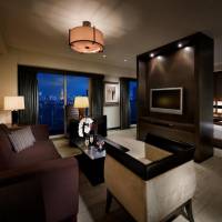 Club Junior Suite King Room with Lounge Access - Smoking