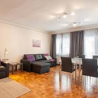 Three-Bedroom Apartment (10 Adults)