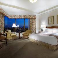 Premier King Room with City View - Smoking