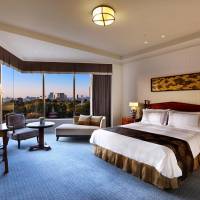 Premier King Room with Garden View and Spa Access - Non-Smoking
