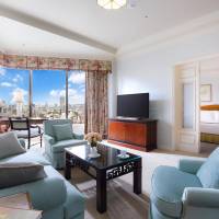 Premier Suite King with City View and Spa Access - Non-Smoking 
