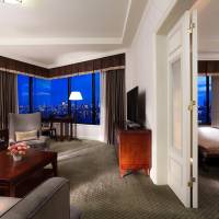 Premier Suite Twin with City View and Spa Access - Non-Smoking 