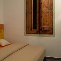 Single Room with Shared Bathroom