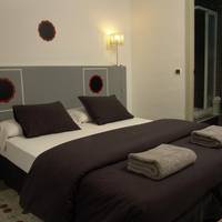 Double Room with Balcony and Private Bathroom