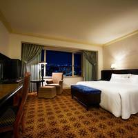 Executive lounge access, Guest room, 1 King, City view