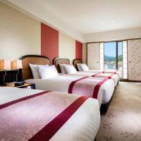 Family Room with Swimming Pool & Fitness Center Access - Kyoto Style Floor - Non-Smoking