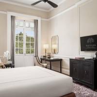 Landmark King Room with Pool View