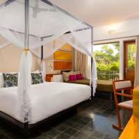 Deluxe Room Pool View
