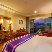 Deluxe Pool View - Round Trip Airport Transfer 