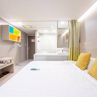 Hollywood Double Room