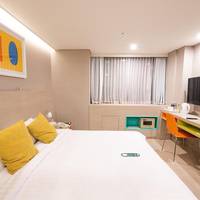 Hollywood Double Room with Two Welcome Drink (Coffee) 
