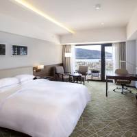 Premium King Room with Lake View