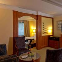 Junior Corner Suite with Lounge Access