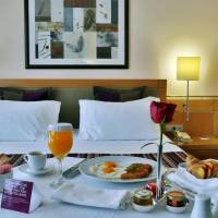 Deluxe King Room with City View