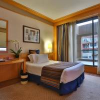 Deluxe Queen Room with City View - Non-Smoking