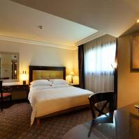 King Classic Room with City View