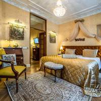 Queen Suite