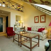 Family Room with Spa access