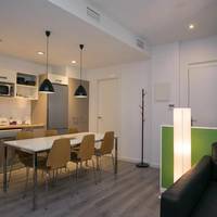 Deluxe Three-Bedroom Apartment