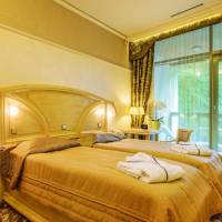Deluxe Two-Bedroom Apartment with Spa Access