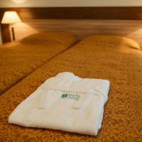 Twin Room with Medical Spa Treatment Program - Mini