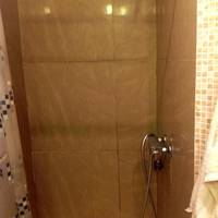 Apartment with Shower