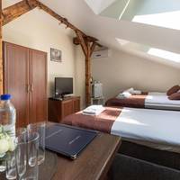 Luxury Triple Room with Bowling Access