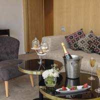 Prestige King Suite with Mountains View 