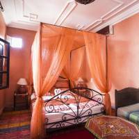 Kobba Hamra - Red Room