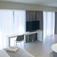 Family Room (2 Adults + 2 Children)
