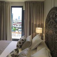 Suite with Terrace and City View
