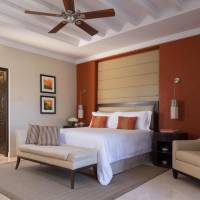 Pavillon Patio Room King Bed
