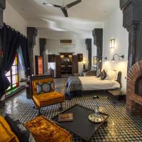 Grey Suite (2 Adults)