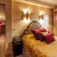 Queen Suite (2 Adults)
