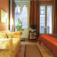 Superior One-Bedroom Apartment