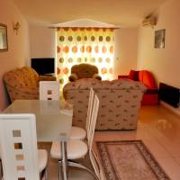 Luxury Two-Bedroom Apartment with Spa Bath and Terrace 