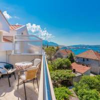 One-Bedroom Apartment (2 - 5 Adults)