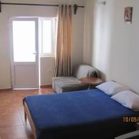One-Bedroom Apartment (3 Adults)
